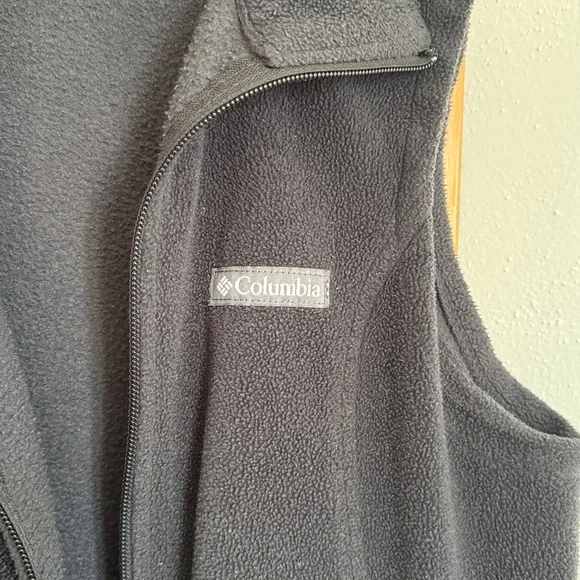 Columbia Women's Dark Fleece Vest - Picture 3 of 4